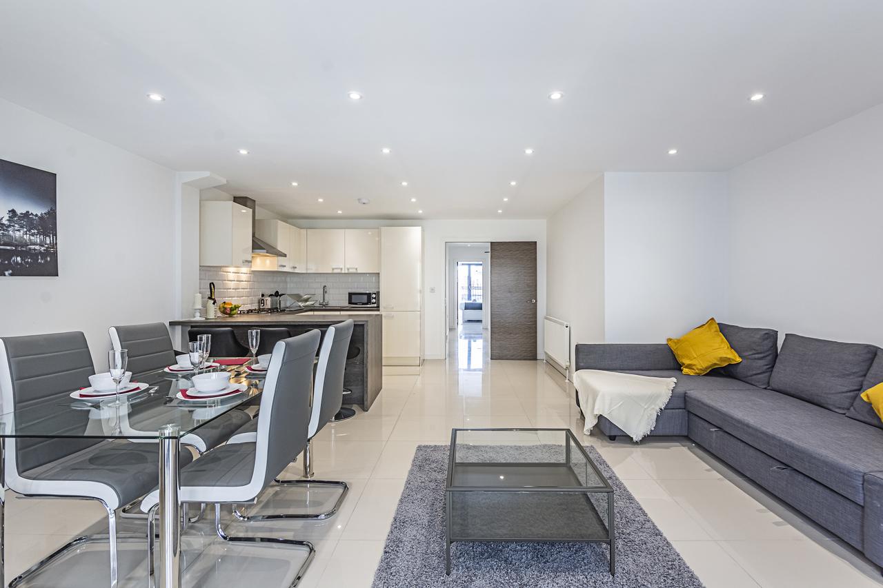 apartment for rent in St. Annes Row, London, Canary Wharf, e14 through